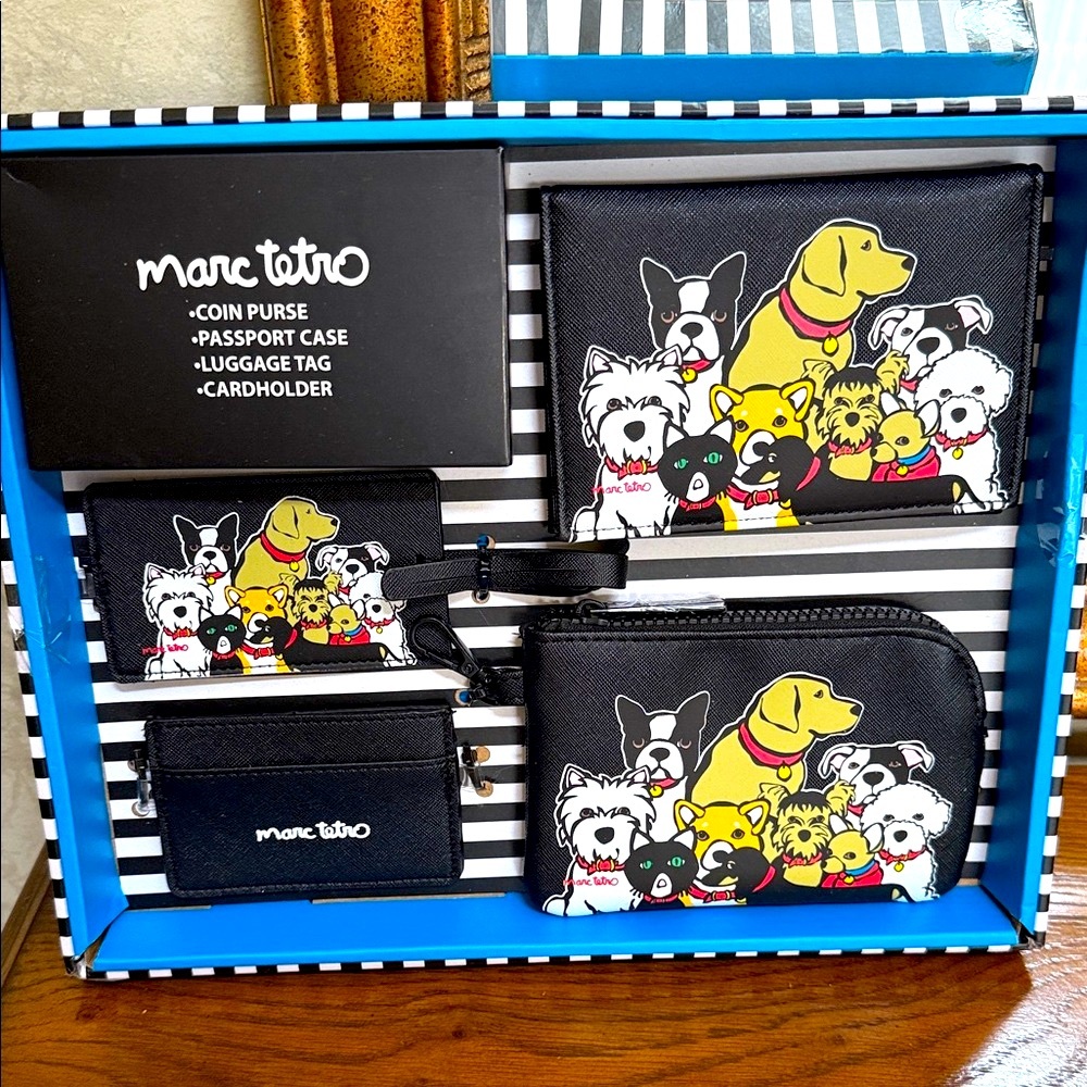 New Marc Tetro Dog Print Travel Set with 4 seperate matching pieces.